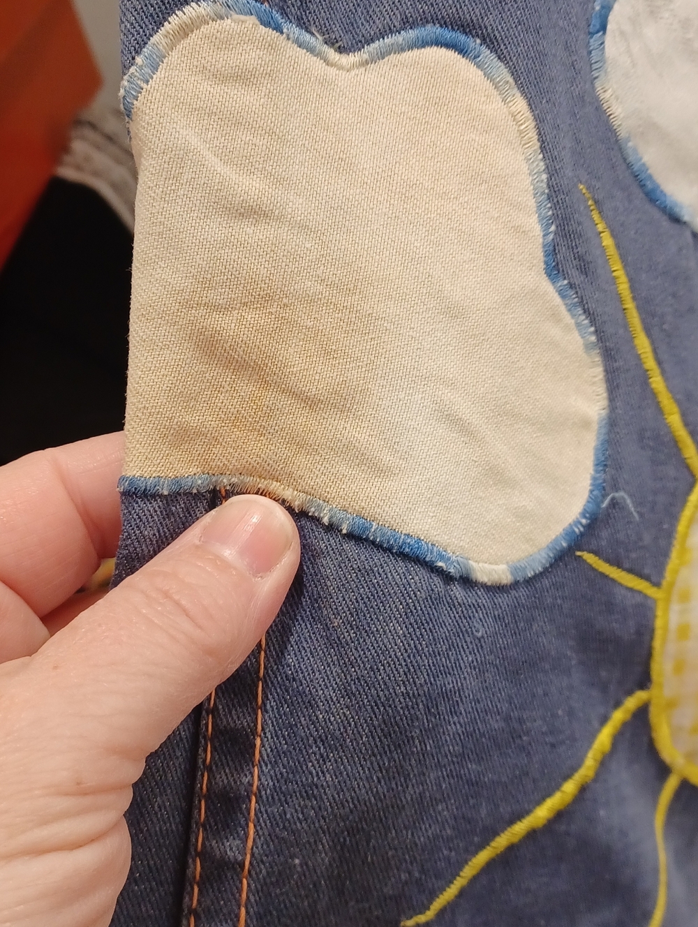 True Vintage 70s bell bottom jeans with embroidery and patches - Picture 12 of 12